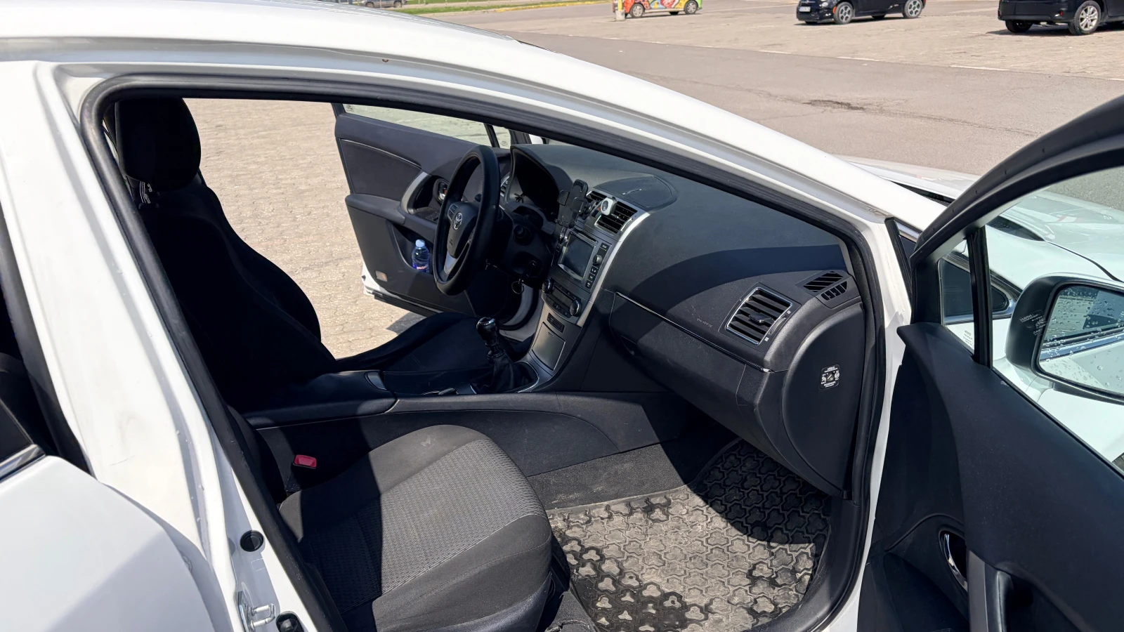 Toyota Avensis T27, снимка 8 - Автомобили и джипове - 54253245