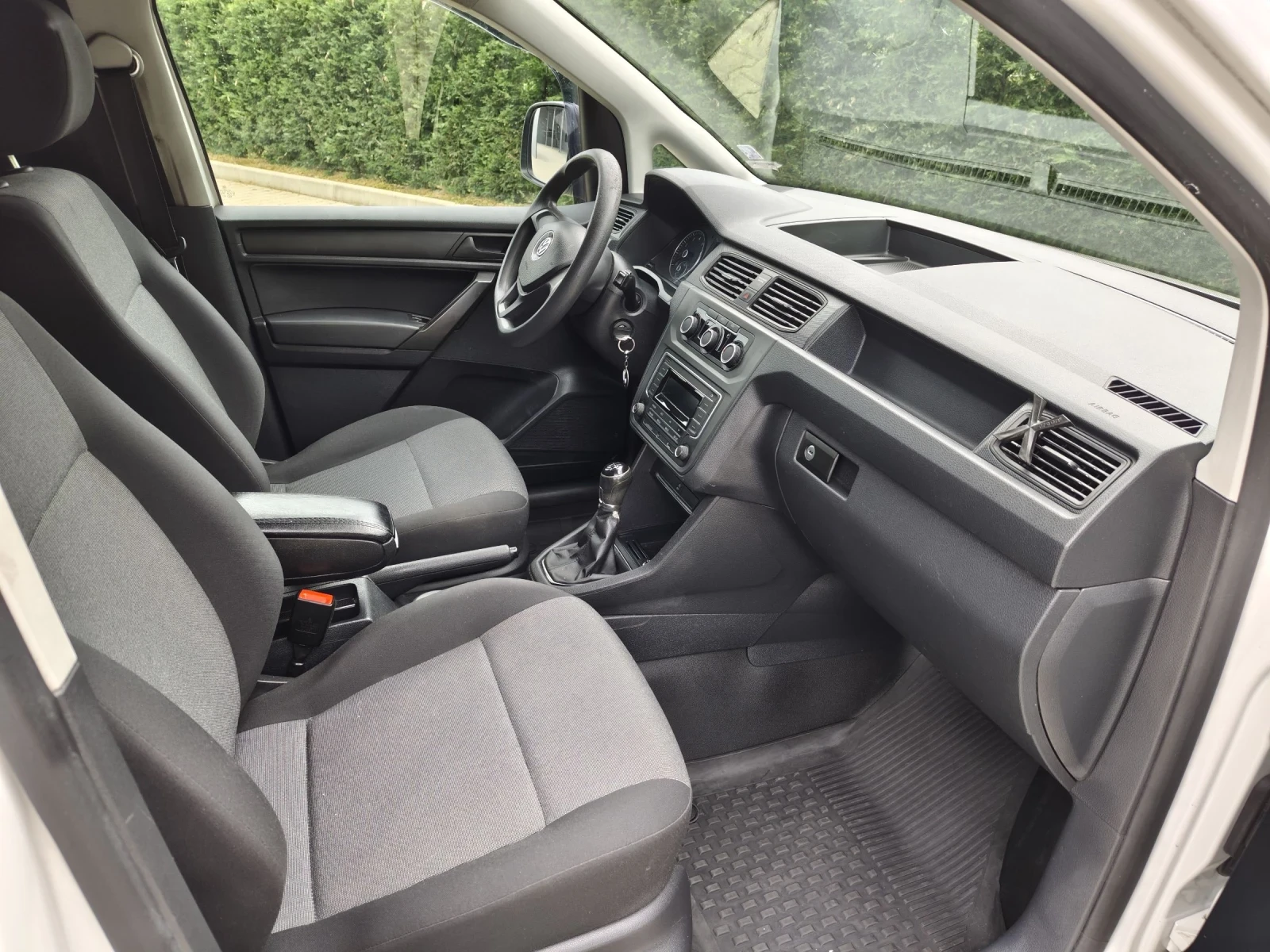 VW Caddy 1.4 TGI MAXI метан, снимка 7 - Автомобили и джипове - 54456969