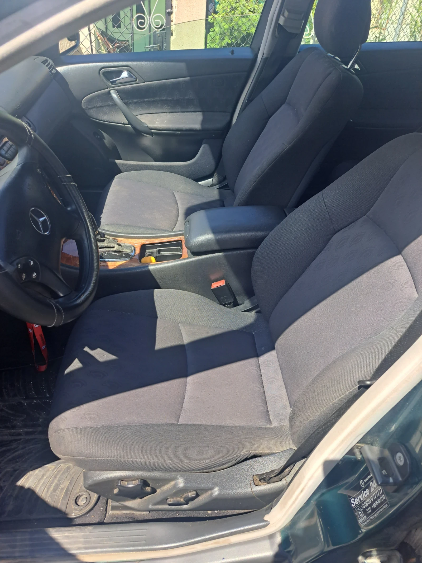 Mercedes-Benz C 220, снимка 6 - Автомобили и джипове - 54633103