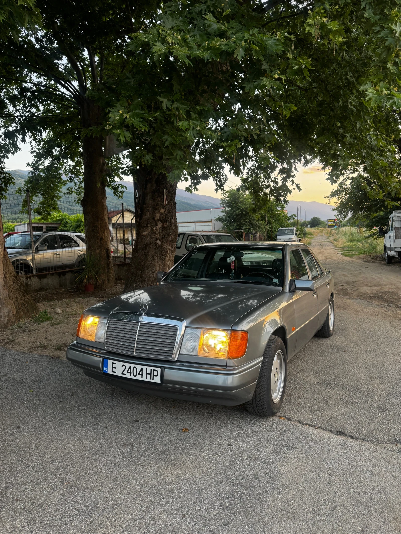Mercedes-Benz 124 E200