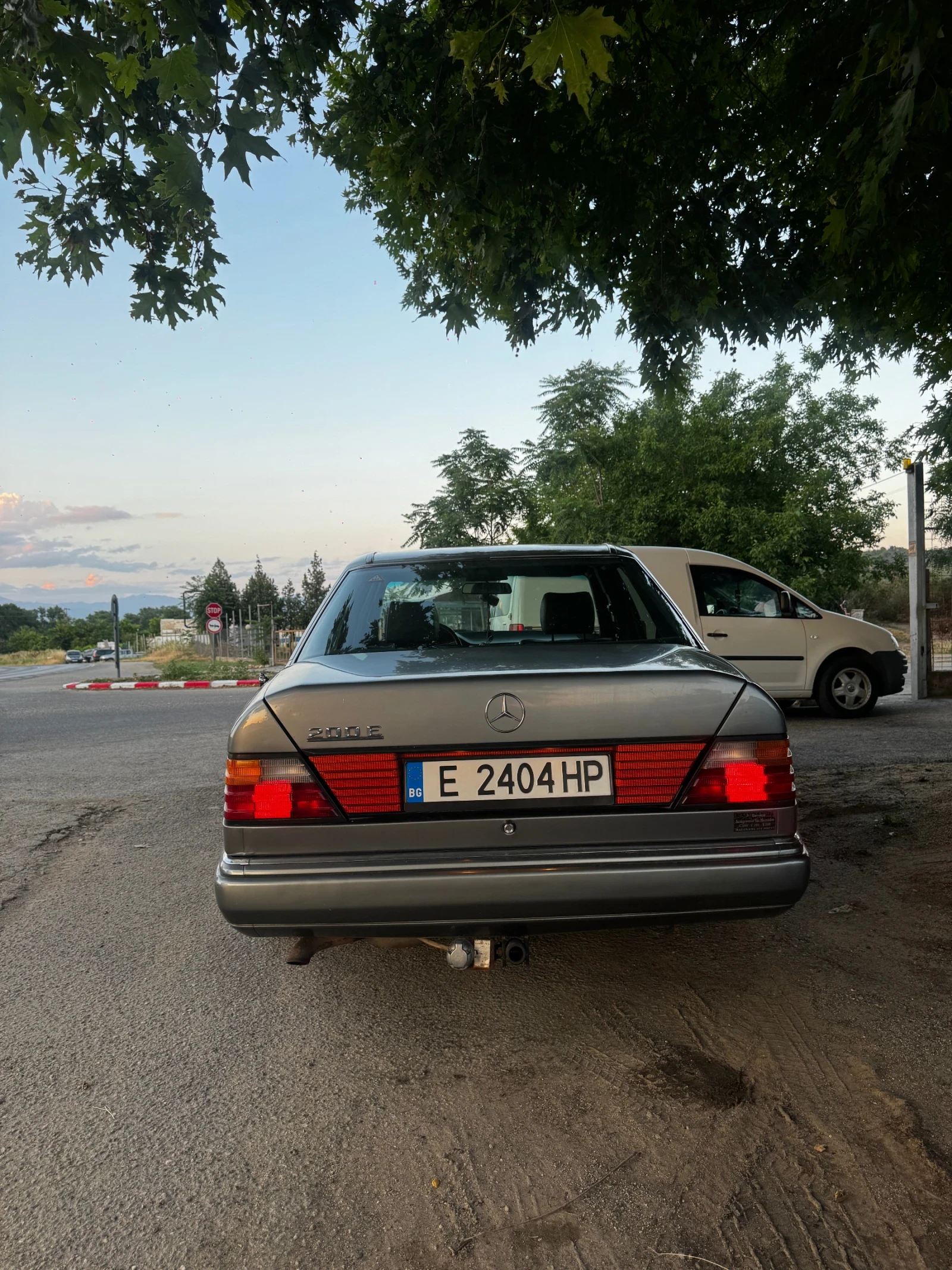 Mercedes-Benz 124 E200, снимка 5 - Автомобили и джипове - 54812019