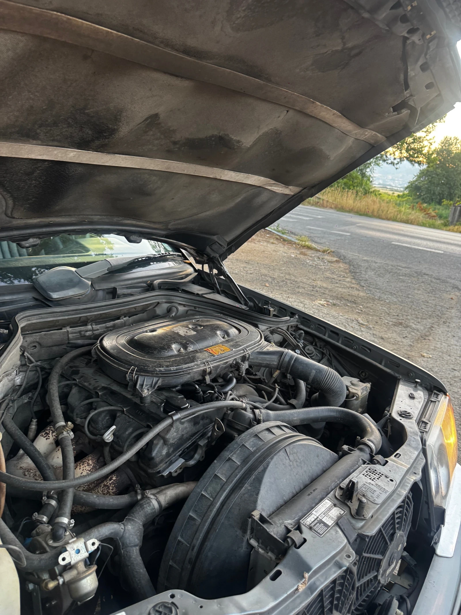 Mercedes-Benz 124 E200, снимка 13 - Автомобили и джипове - 54812019