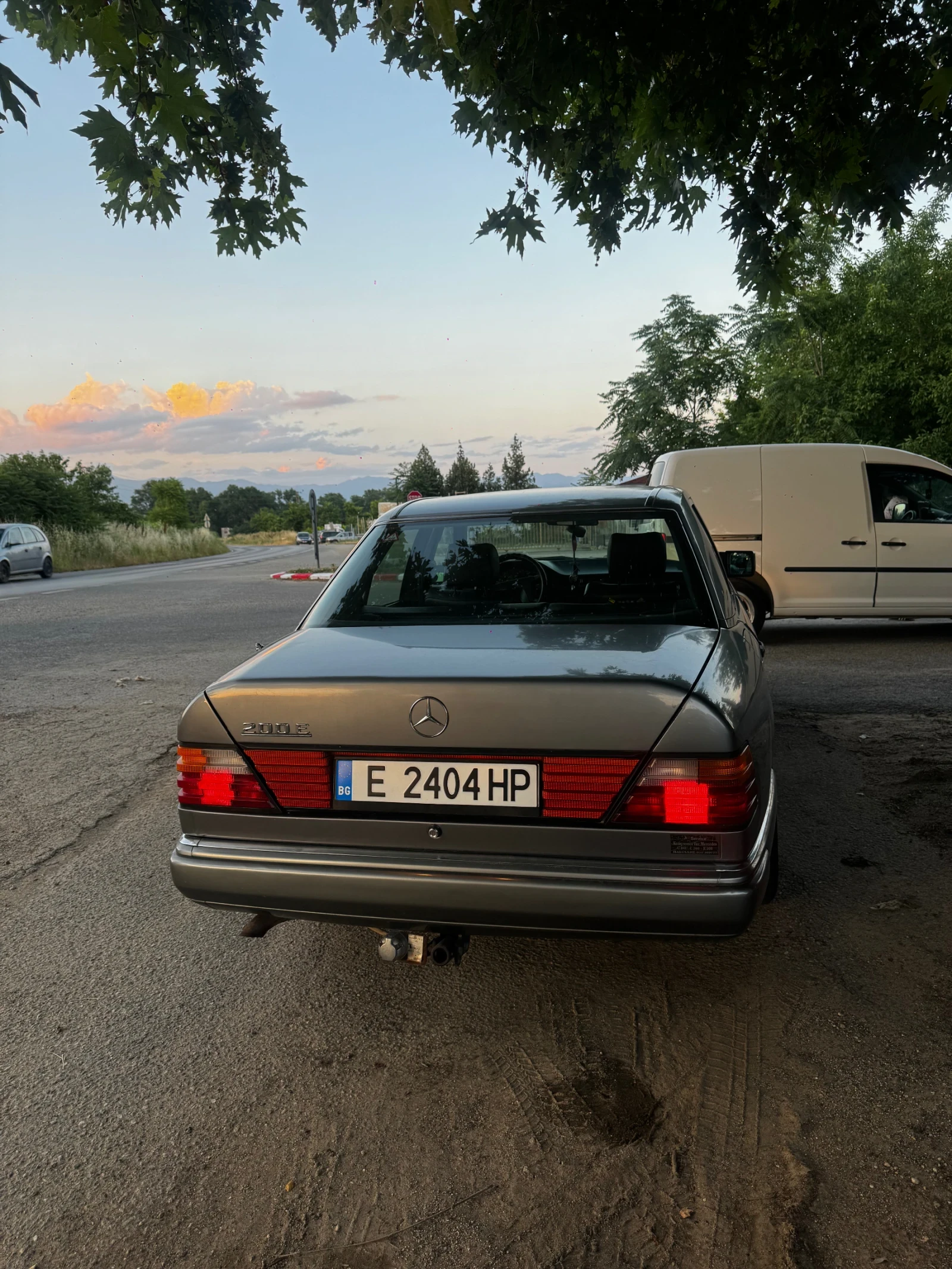 Mercedes-Benz 124 E200, снимка 4 - Автомобили и джипове - 54812019