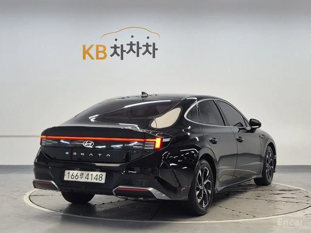 Hyundai Sonata 1.6 Turbo Exclusive* DISTRONIC* ПОДГРЕВ* ОБДУХВАНЕ, снимка 4 - Автомобили и джипове - 54873023