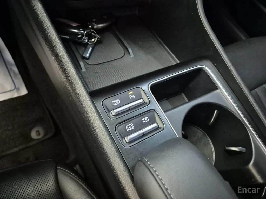 Hyundai Sonata 1.6 Turbo Exclusive* DISTRONIC* ПОДГРЕВ* ОБДУХВАНЕ, снимка 11 - Автомобили и джипове - 54873023