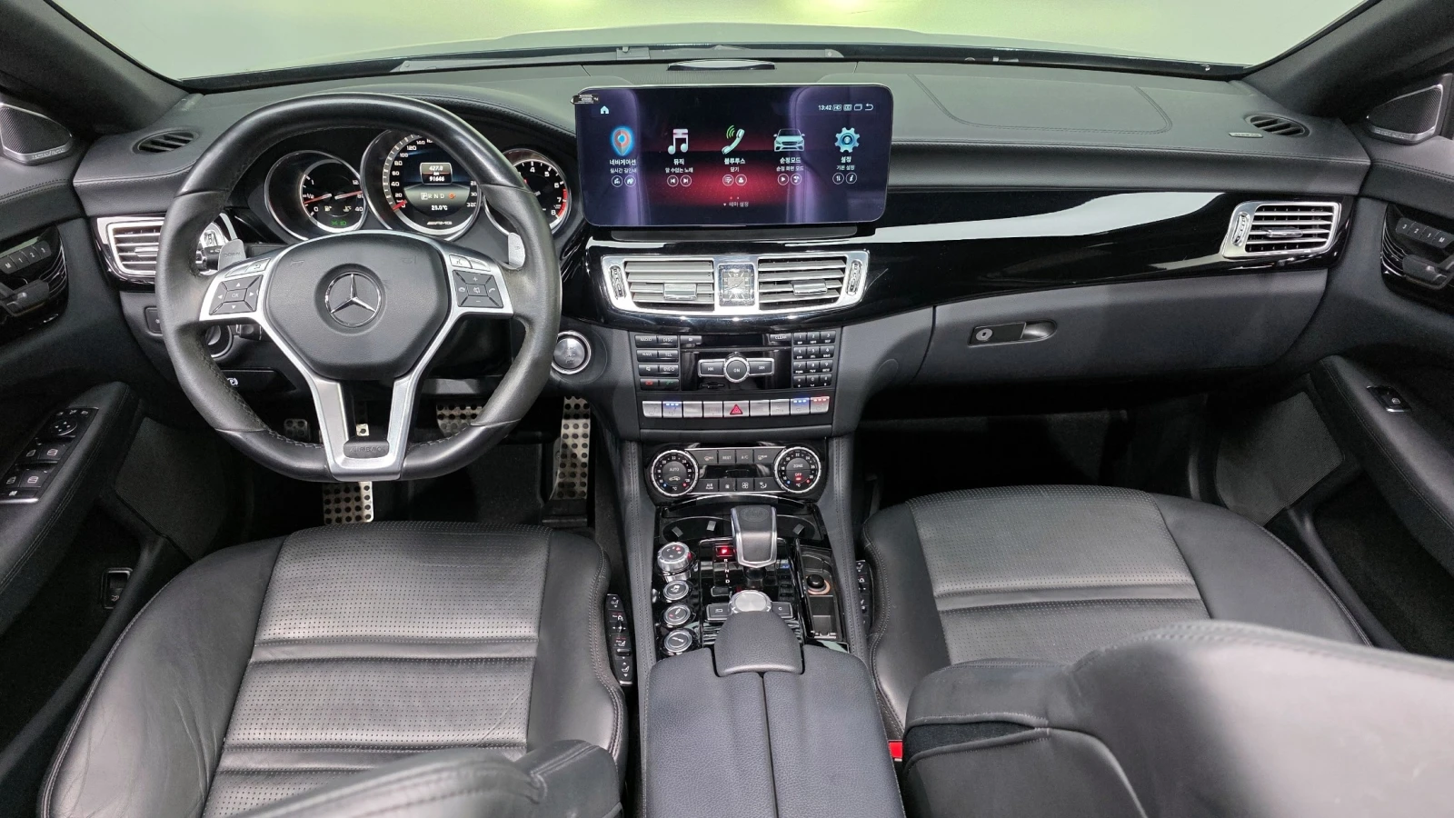 Mercedes-Benz CLS 63 AMG 4MATIC* ПОДГРЕВ* ОБДУХВАНЕ, снимка 5 - Автомобили и джипове - 54906736
