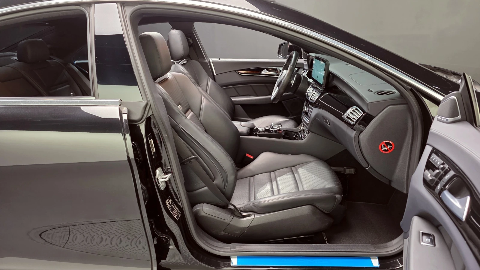 Mercedes-Benz CLS 63 AMG 4MATIC* ПОДГРЕВ* ОБДУХВАНЕ, снимка 9 - Автомобили и джипове - 54906736