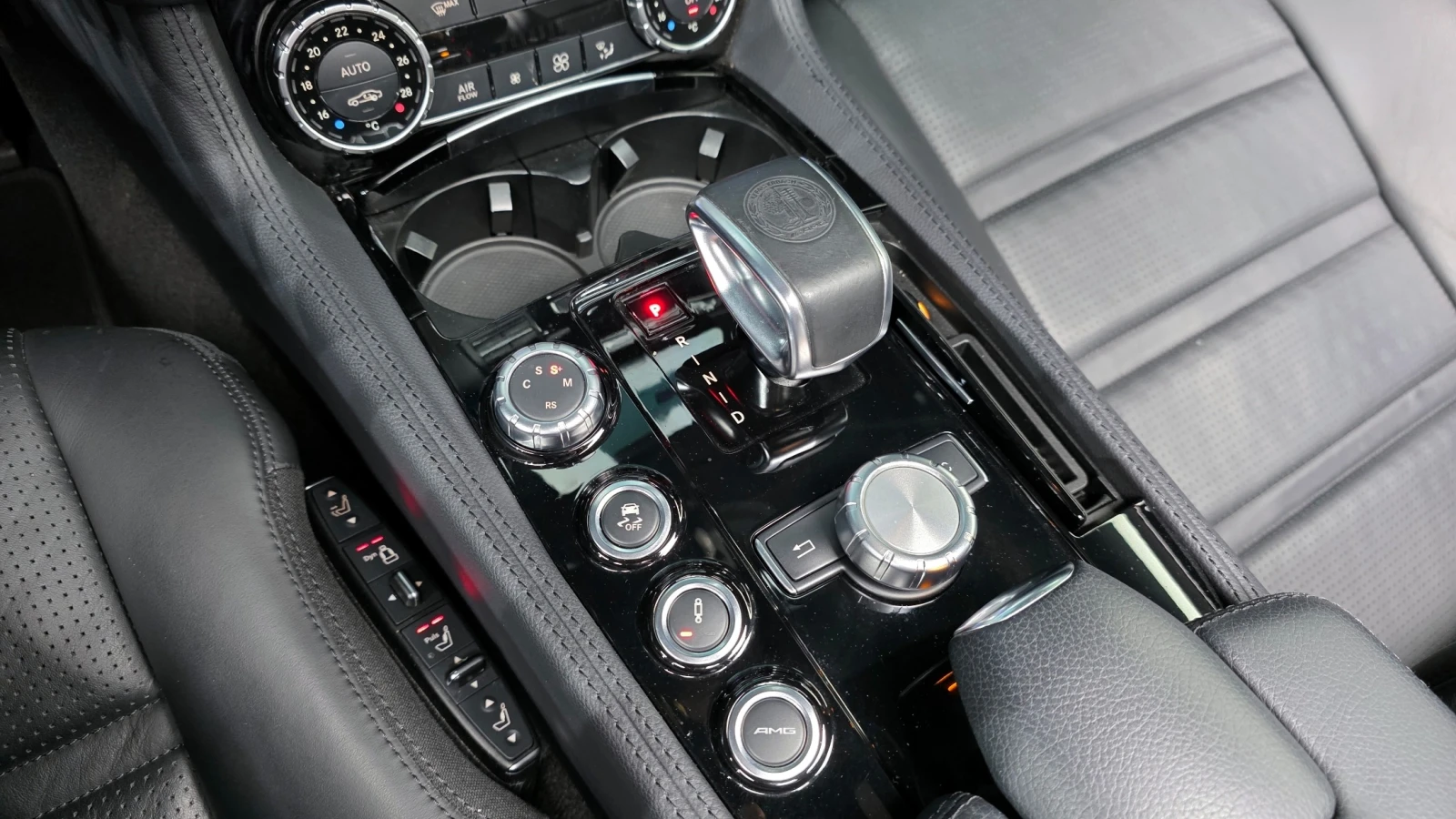 Mercedes-Benz CLS 63 AMG 4MATIC* ПОДГРЕВ* ОБДУХВАНЕ, снимка 7 - Автомобили и джипове - 54906736