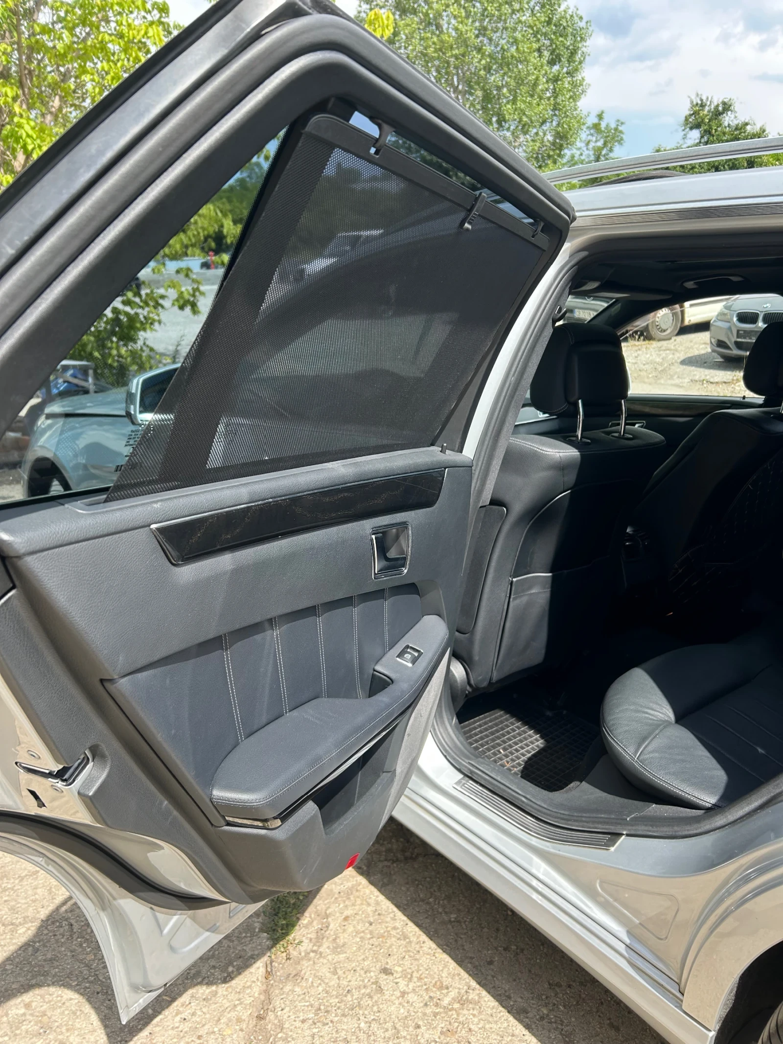Mercedes-Benz E 300, снимка 7 - Автомобили и джипове - 54947649