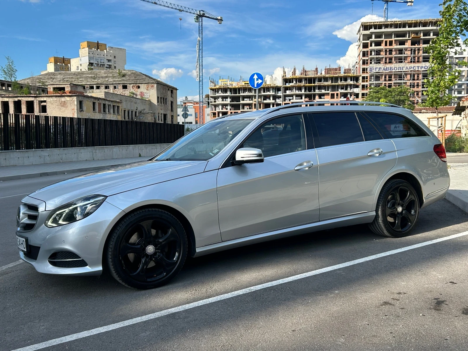 Mercedes-Benz E 300, снимка 4 - Автомобили и джипове - 54947649