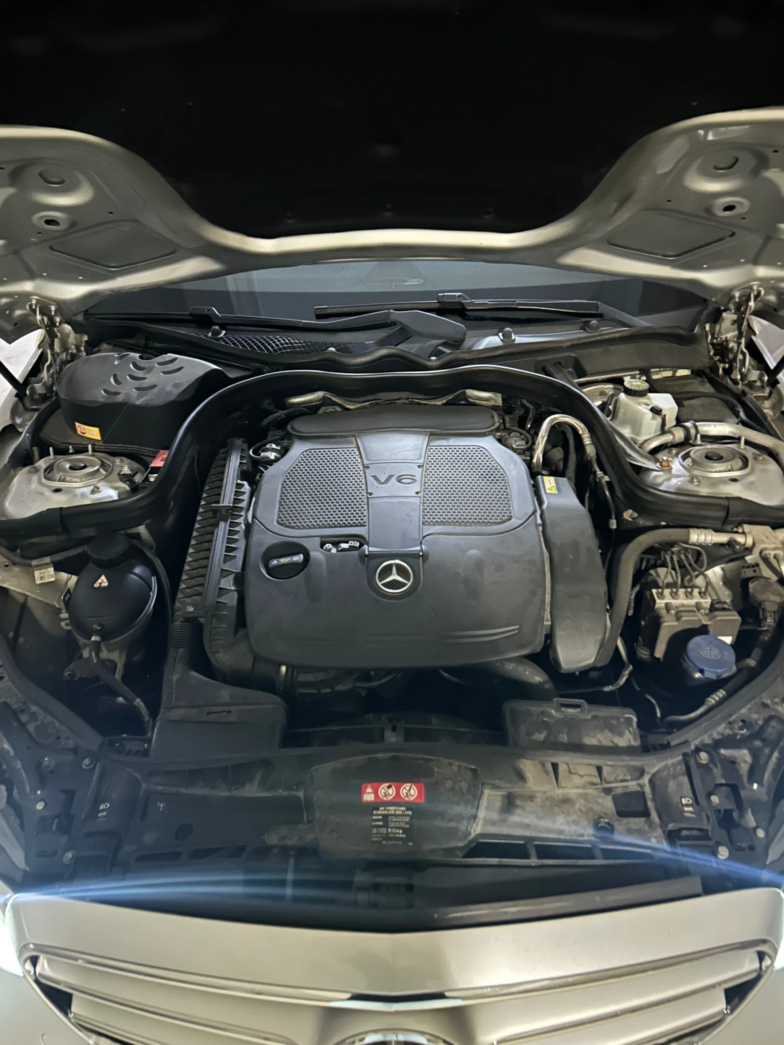 Mercedes-Benz E 300, снимка 13 - Автомобили и джипове - 54947649
