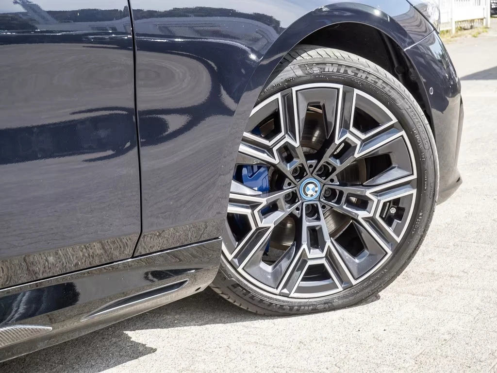 BMW i5 M60 xDrive/M SPORT PRO/PANO/HUD/ | Mobile.bg � ����������� 5