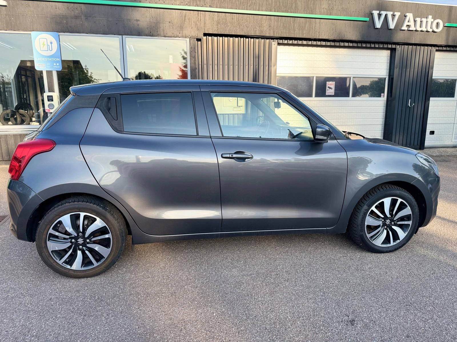 Suzuki Swift 1, 0 Boosterjet SHVS Exclusive+ , снимка 9 - Автомобили и джипове - 55512855