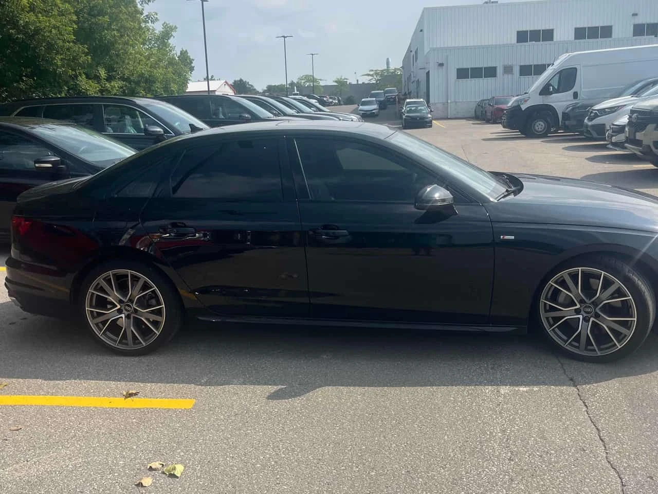 Audi A4 TECHNIK * ДИСТРОНИК* 360 КАМЕРА* ПРЕДСТАВИТЕЛСТВО*, снимка 4 - Автомобили и джипове - 55689713