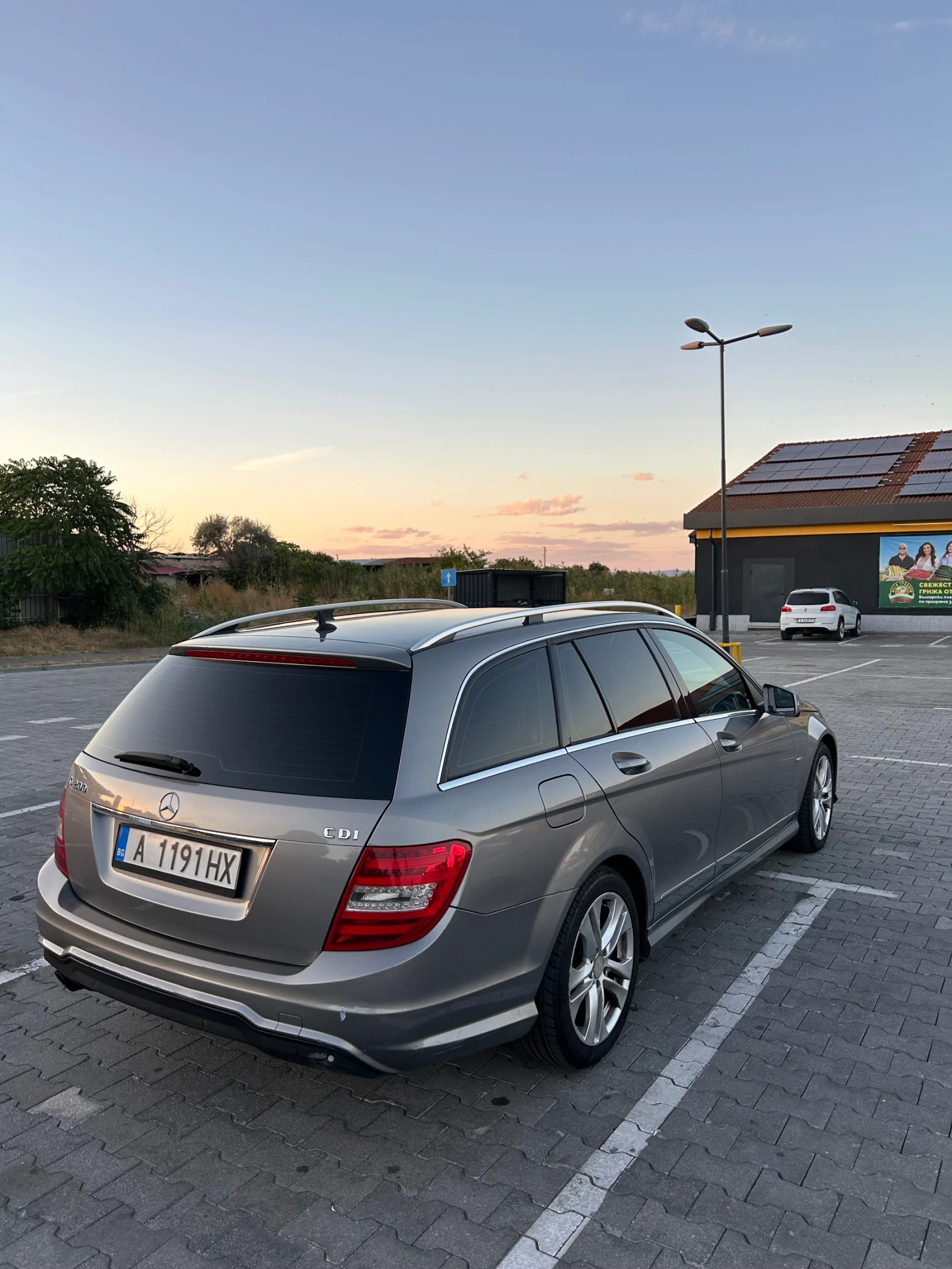 Mercedes-Benz C 200, снимка 2 - Автомобили и джипове - 55972704