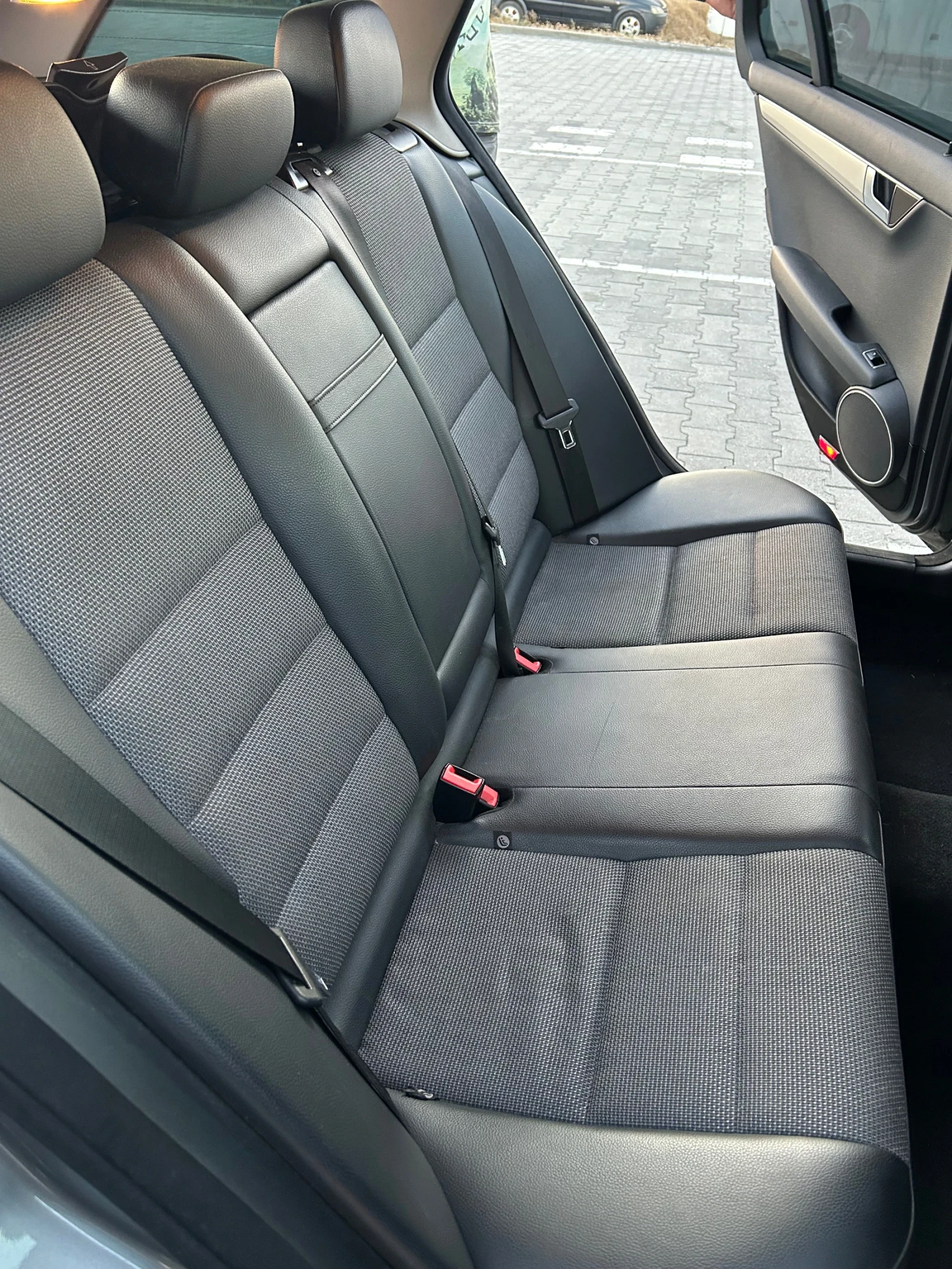 Mercedes-Benz C 200, снимка 14 - Автомобили и джипове - 55972704