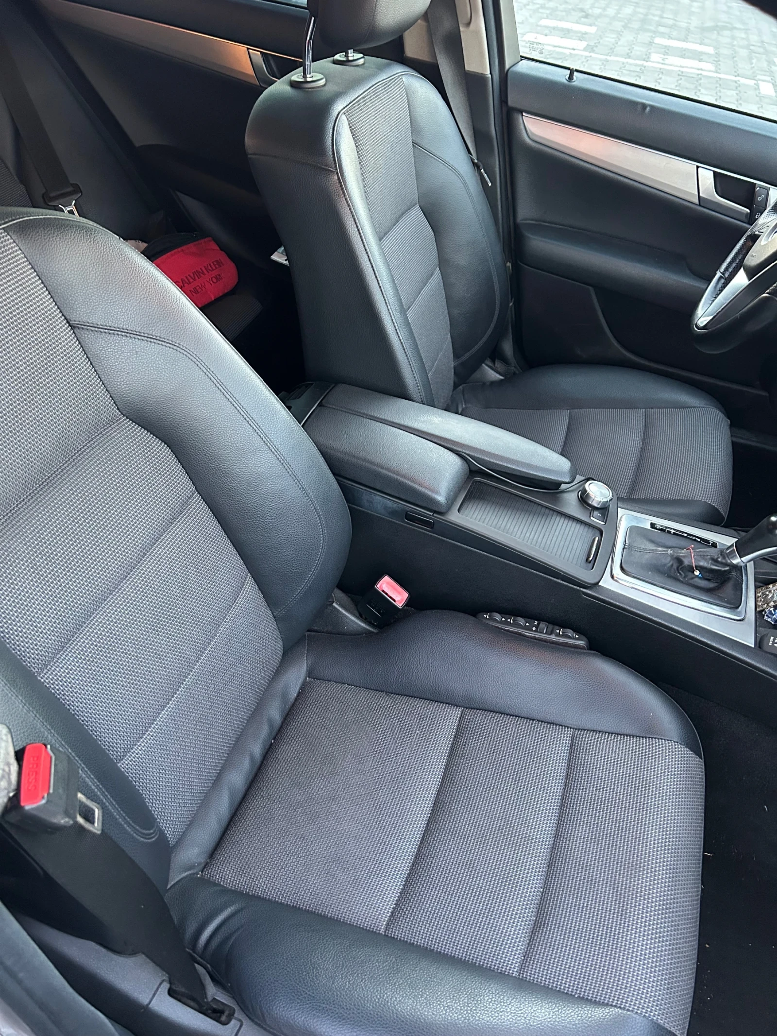 Mercedes-Benz C 200, снимка 12 - Автомобили и джипове - 55972704