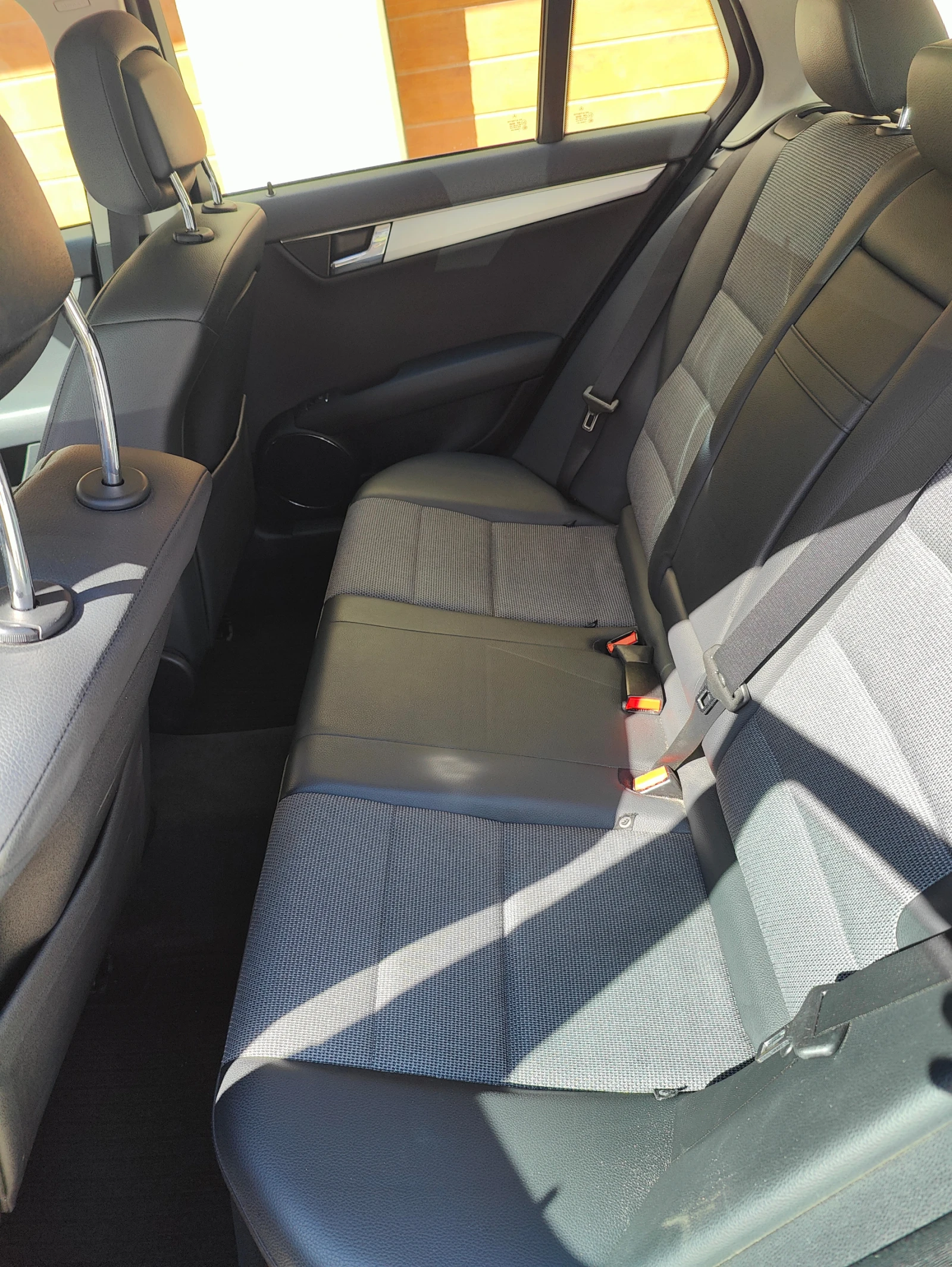 Mercedes-Benz C 180 Kompressor, снимка 7 - Автомобили и джипове - 56010145