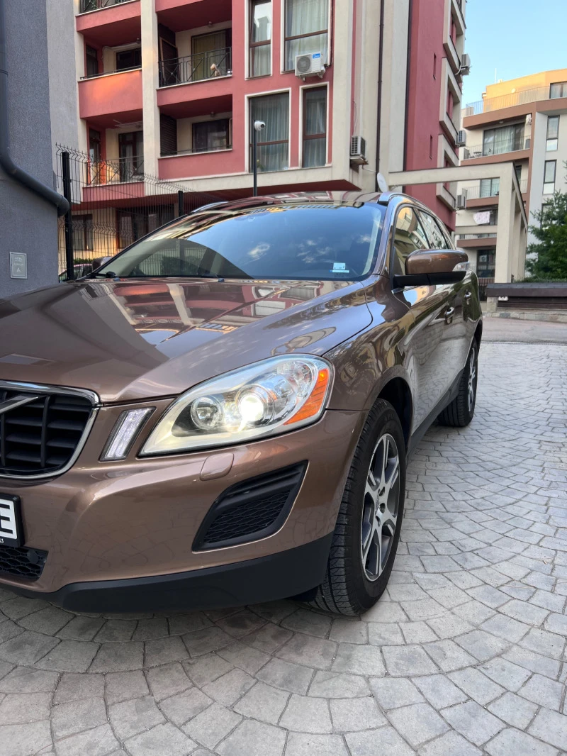 Volvo XC60 2, 4 d4 AWD summum refined luxury, снимка 16 - Автомобили и джипове - 47340668