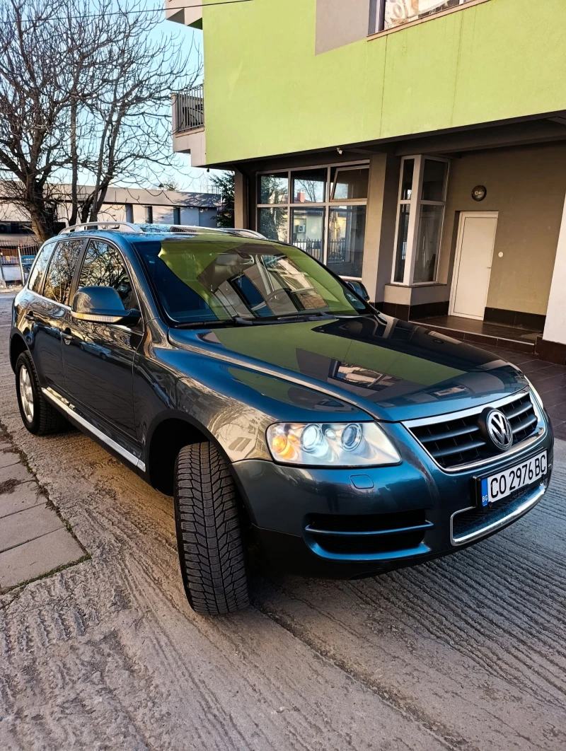 VW Touareg V8 / LPG / ОБСЛУЖЕН, снимка 1 - Автомобили и джипове - 49424365