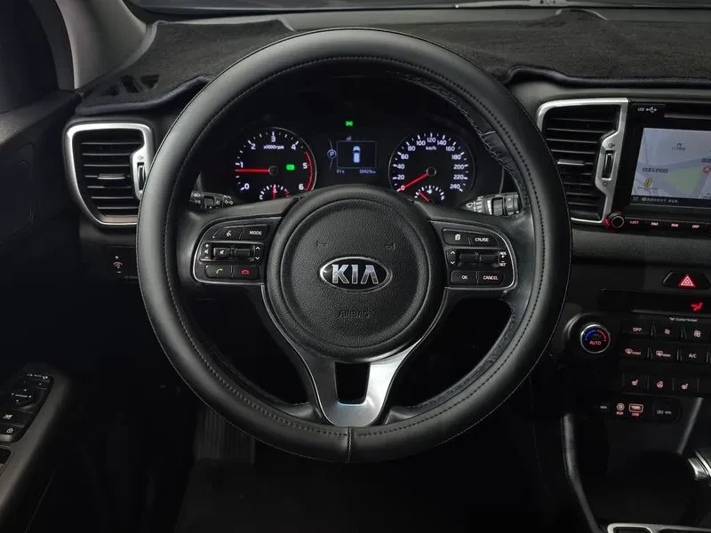 Kia Sportage 4Th Generation Diesel 1.7 2Wd Noblesse, снимка 13 - Автомобили и джипове - 56016330