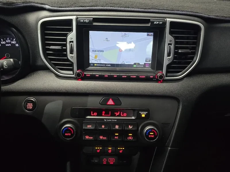 Kia Sportage 4Th Generation Diesel 1.7 2Wd Noblesse, снимка 14 - Автомобили и джипове - 56016330