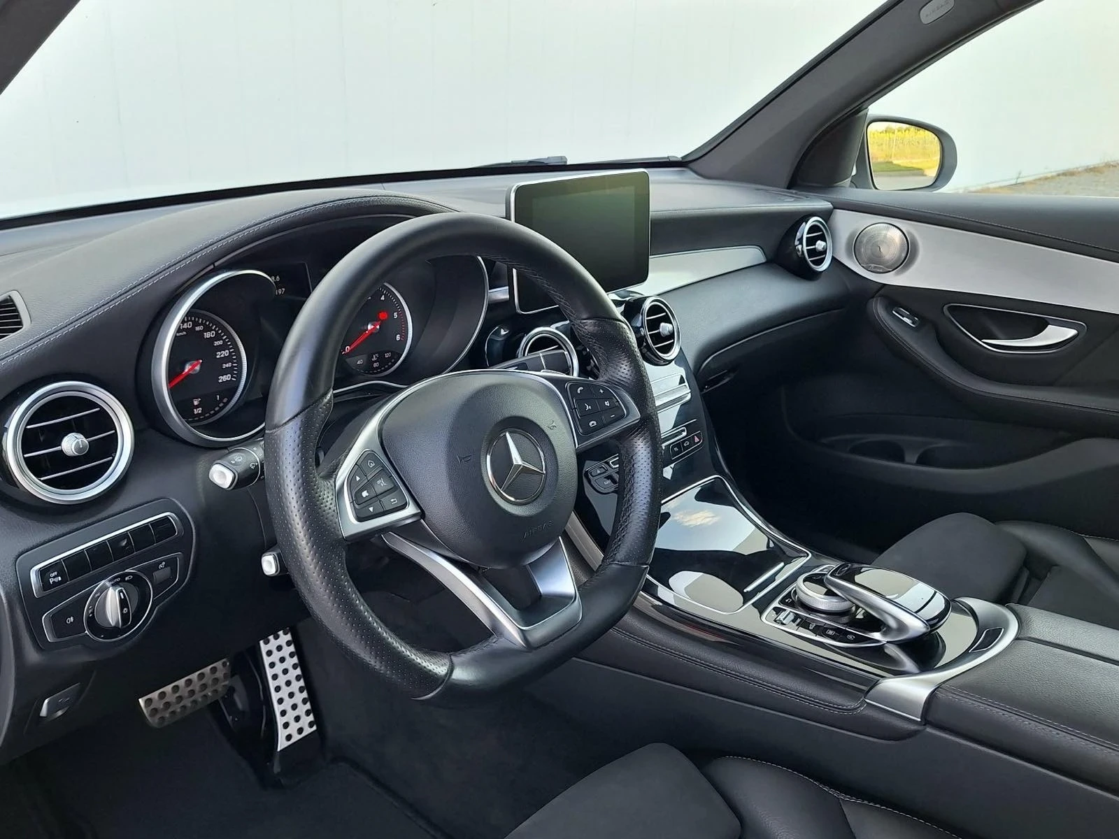 Mercedes-Benz GLC 220 * AMG - SPORT* ПЪЛНА СЕРВИЗНА   ИСТОРИЯ - ИТАЛИЯ - изображение 9