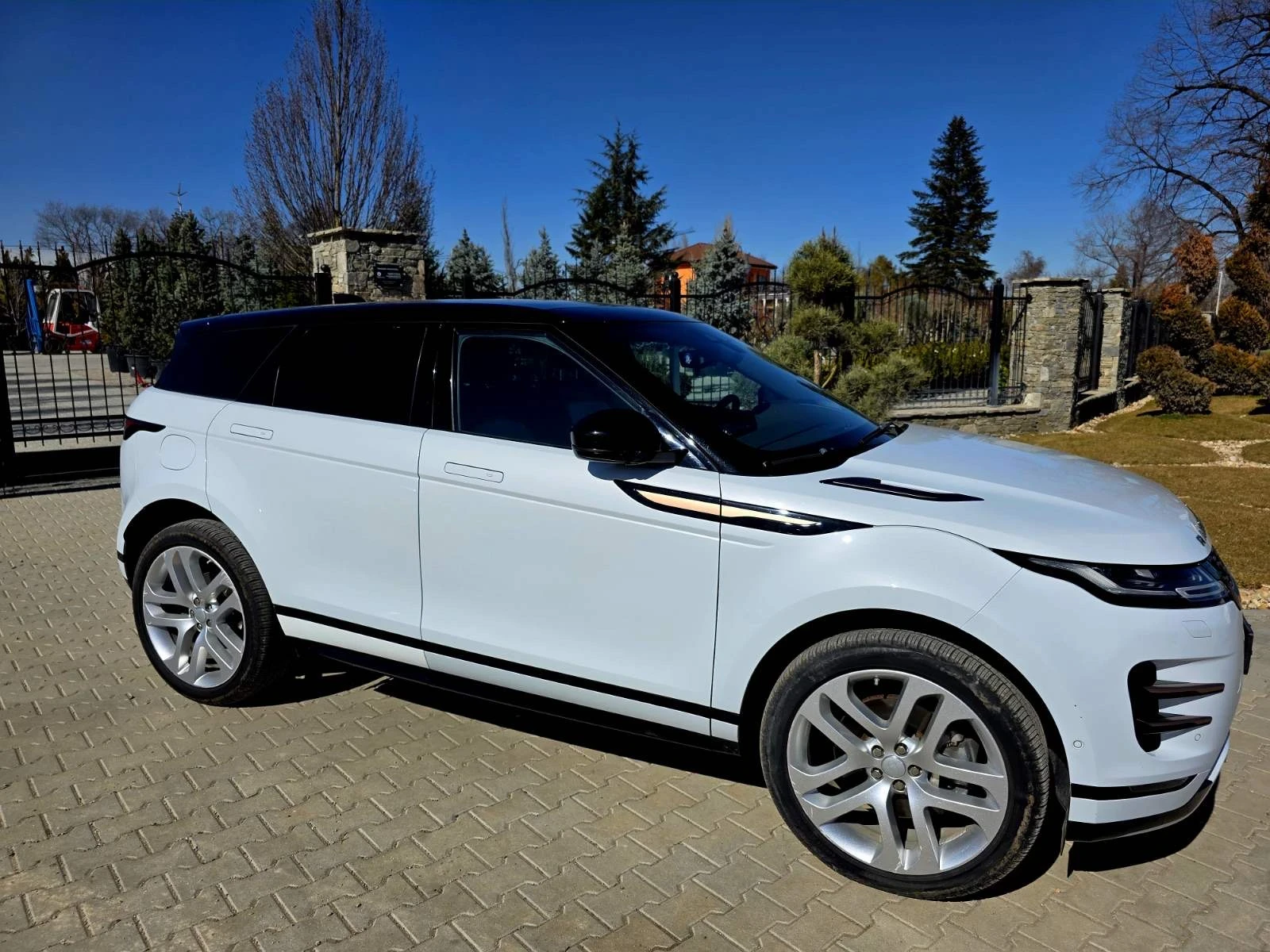 Land Rover Range Rover Evoque P250, FIRST EDITION - изображение 2