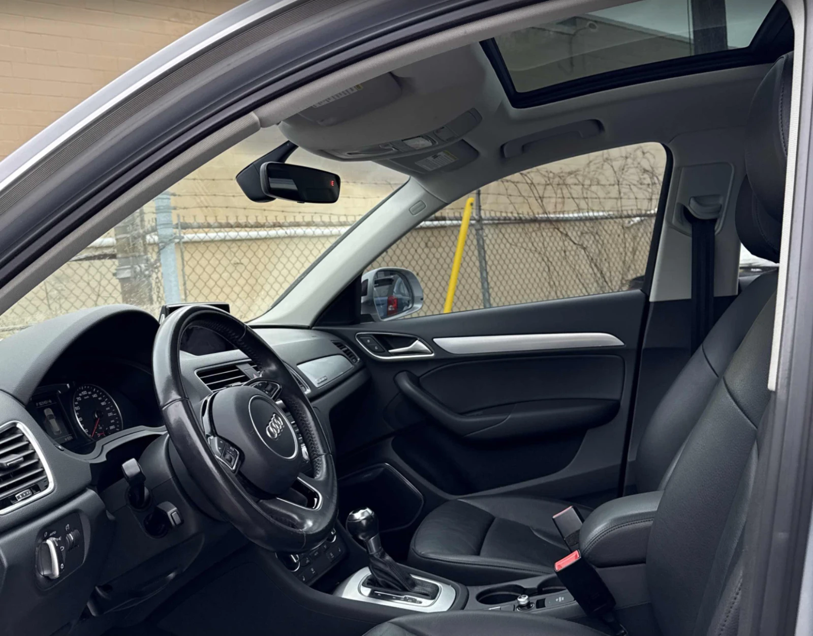 Audi Q3 Technik Sportback* Кожа* Подгрев* НАВИ* CARFAX, снимка 8 - Автомобили и джипове - 53880701