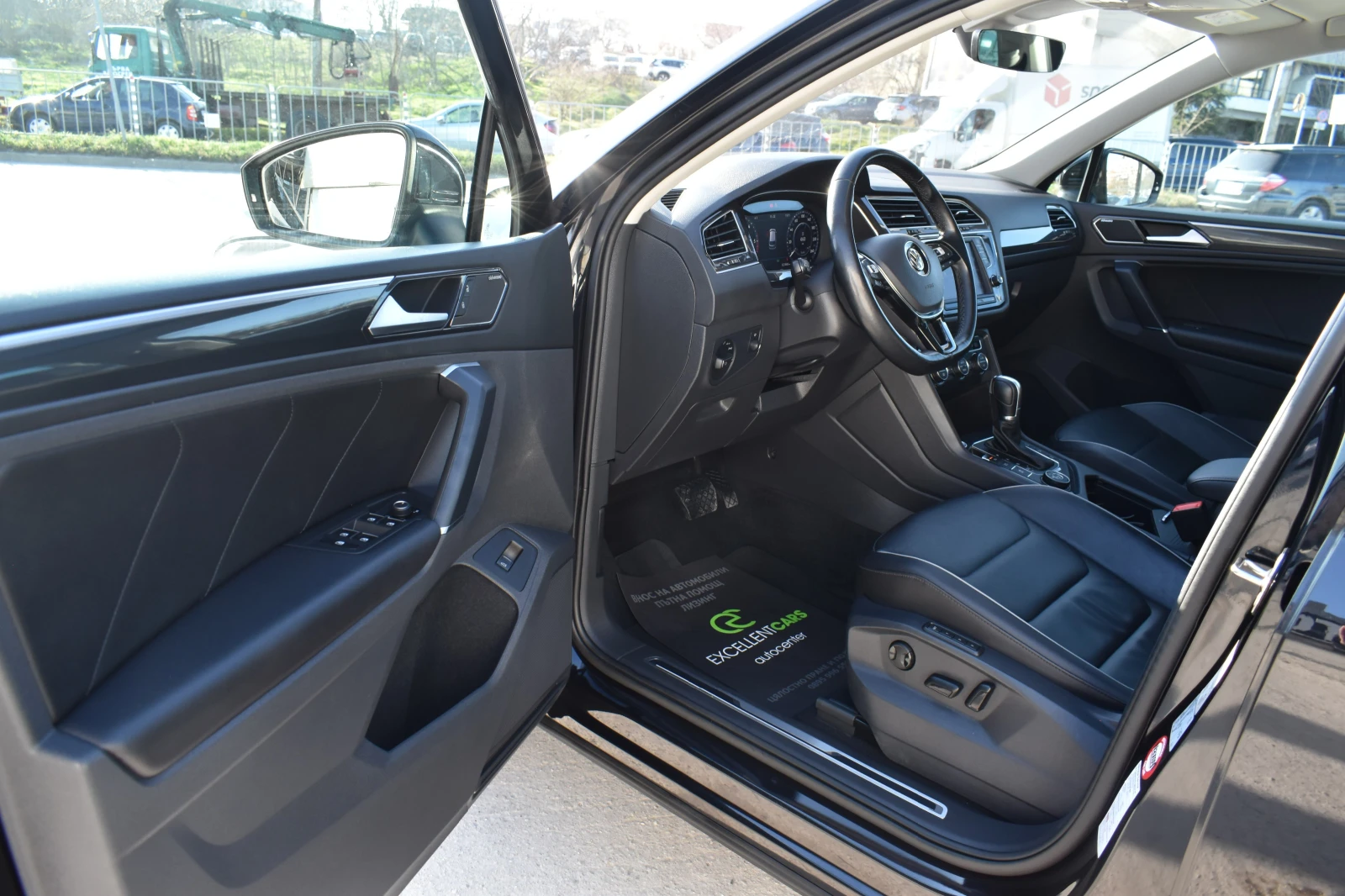 VW Tiguan 2.0ТDI* 190H.P* FULL-, снимка 8 - Автомобили и джипове - 53996728