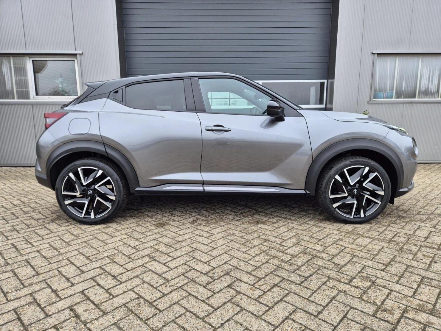 Nissan Juke 1.0 N-Design, снимка 11 - Автомобили и джипове - 54366517