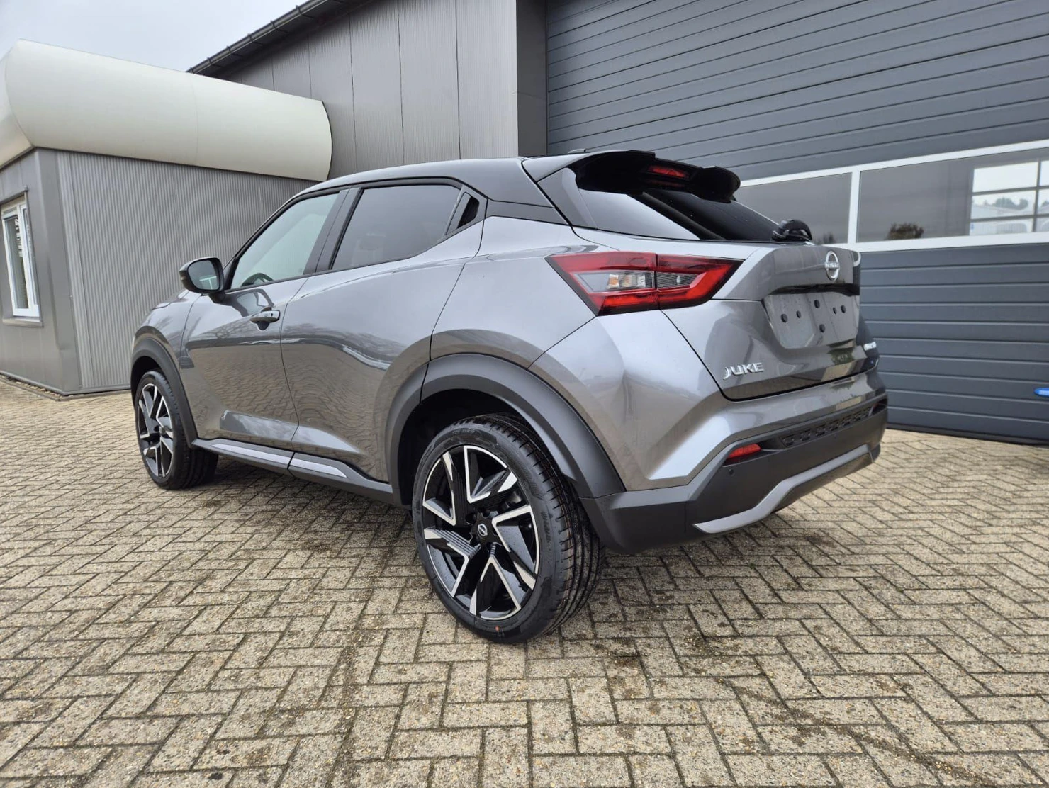 Nissan Juke 1.0 N-Design, снимка 3 - Автомобили и джипове - 54366517