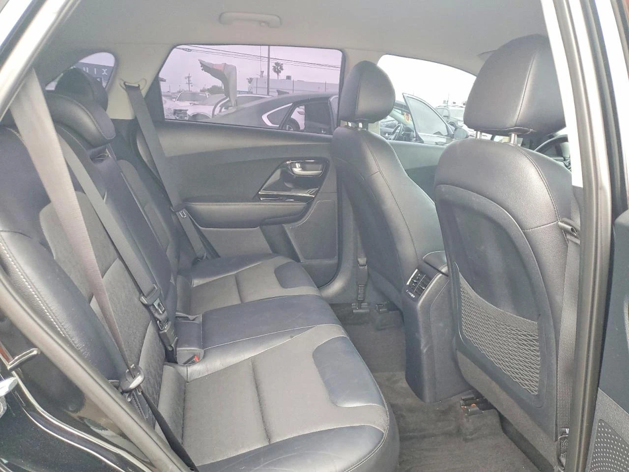 Kia Niro 1.6l, снимка 11 - Автомобили и джипове - 54496158