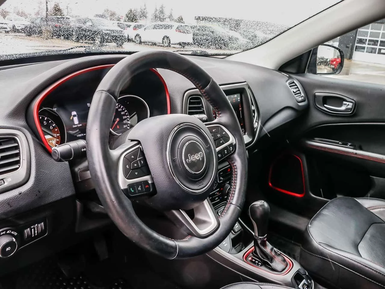 Jeep Compass Trailhawk/CARFAX/ПОДГРЕВ/ДИСТРОНИК/ФИНАНСИРАНЕ, снимка 13 - Автомобили и джипове - 54553557