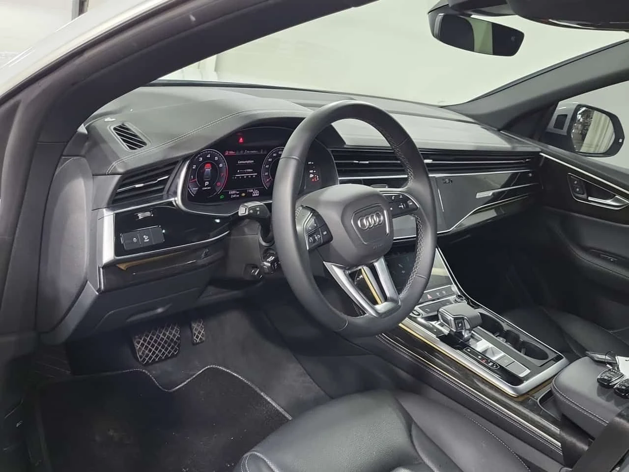 Audi Q8 FACELIFT/360/DIS/MATRIX/АВТОКРЕДИТ, снимка 2 - Автомобили и джипове - 54787462