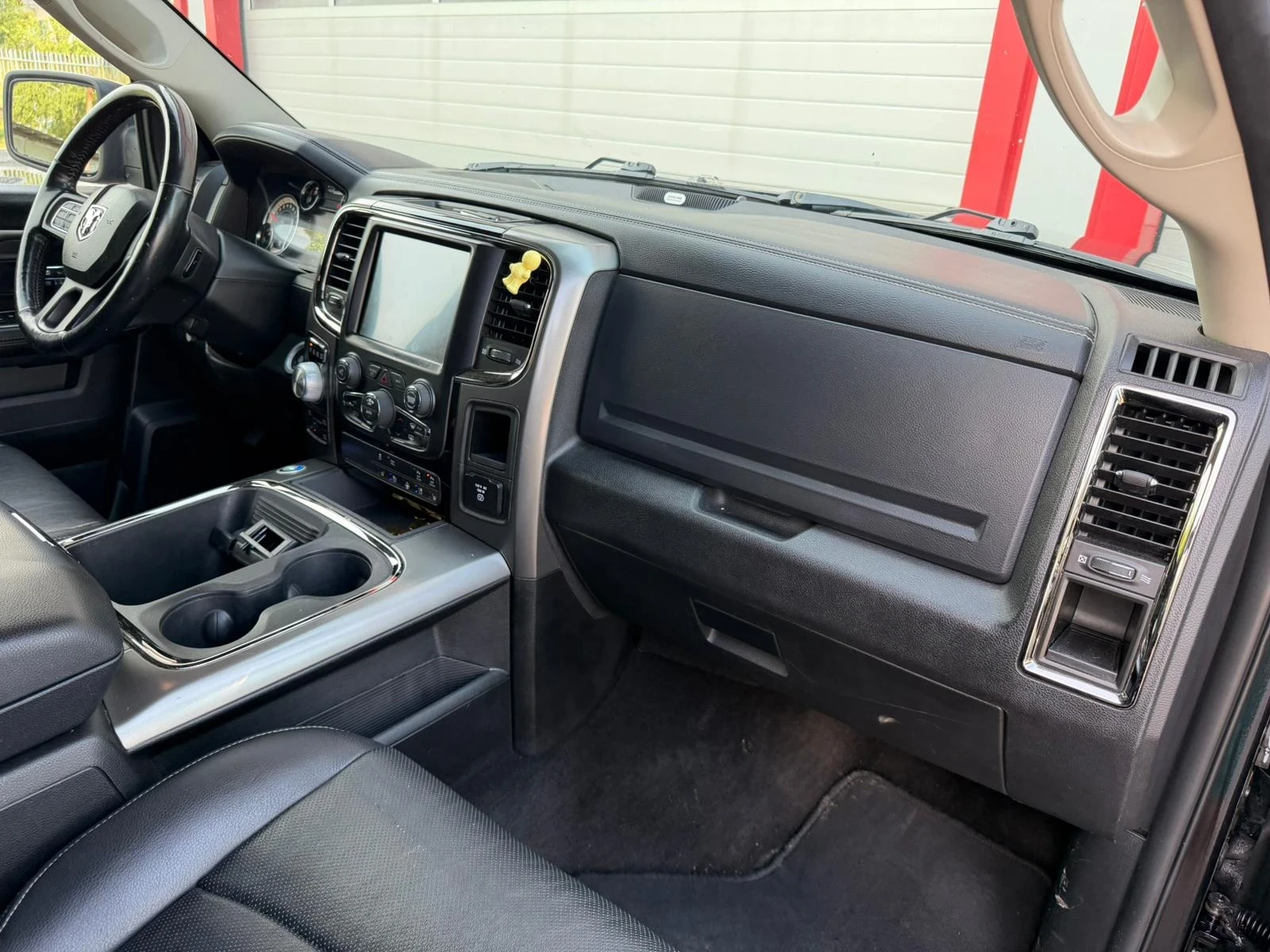 Dodge RAM 1500 5.7L HEMI KEY LESS START STOP NAVI KAMERA N1G!!!, снимка 14 - Автомобили и джипове - 55002227