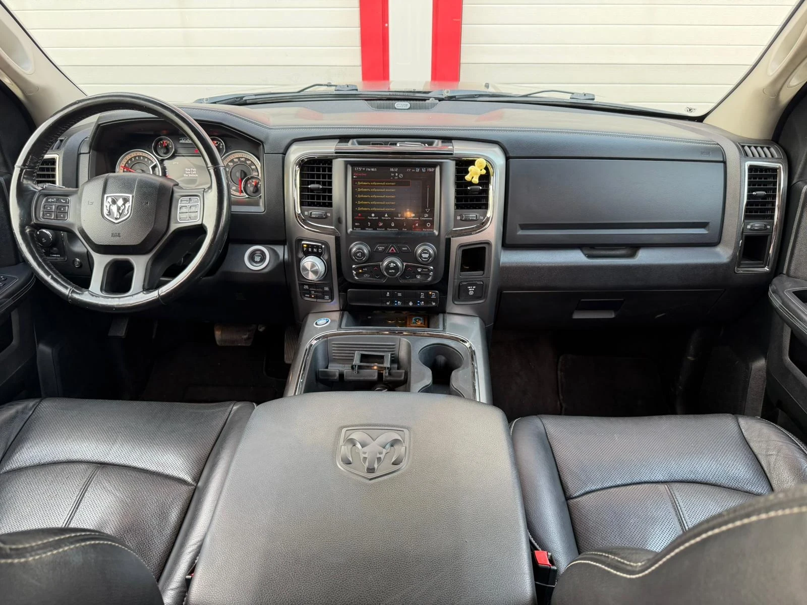 Dodge RAM 1500 5.7L HEMI KEY LESS START STOP NAVI KAMERA N1G!!!, снимка 13 - Автомобили и джипове - 55002227