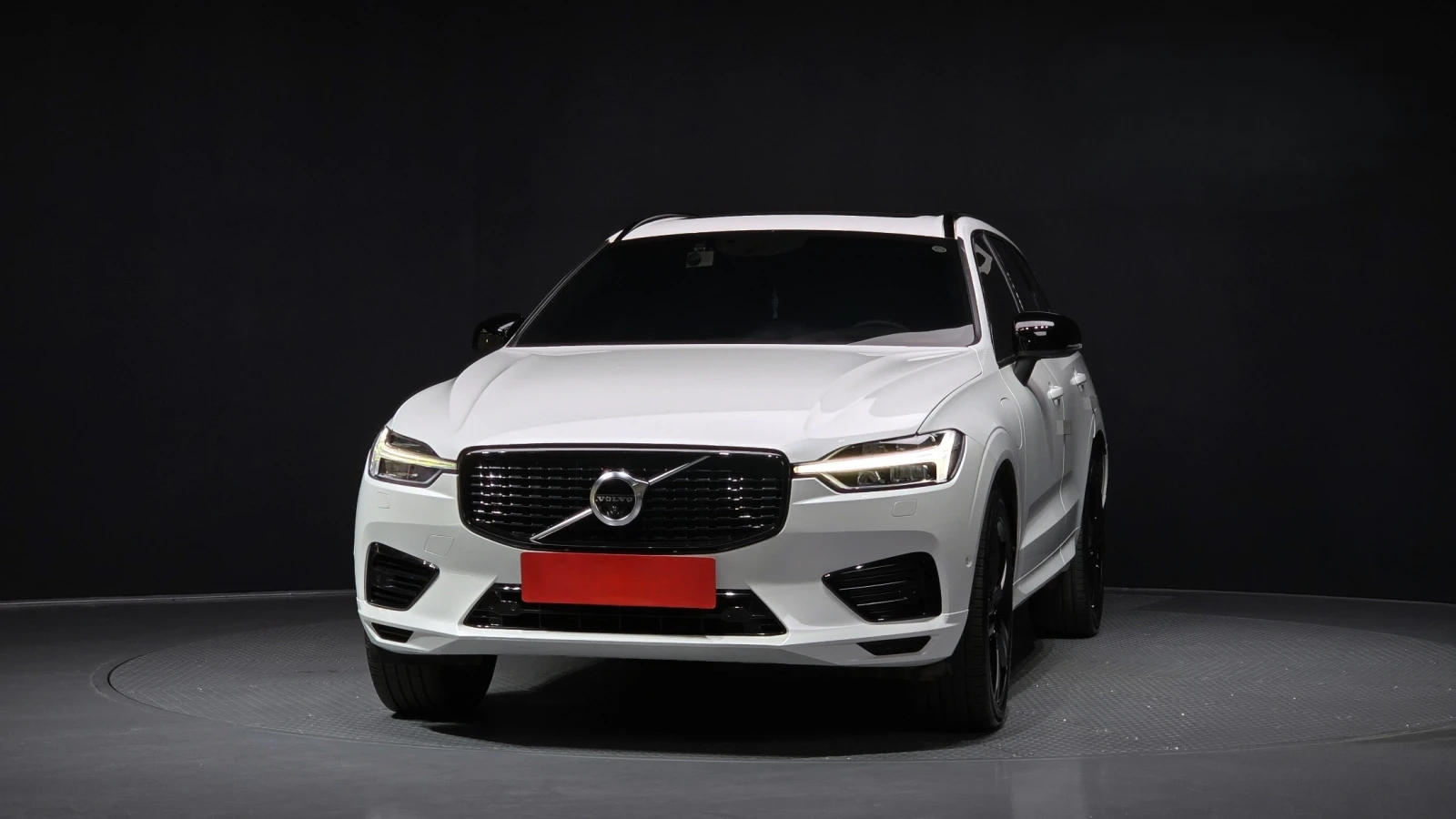 Volvo XC60 T8 R-Design Plug-in Hybrid, снимка 3 - Автомобили и джипове - 56073866