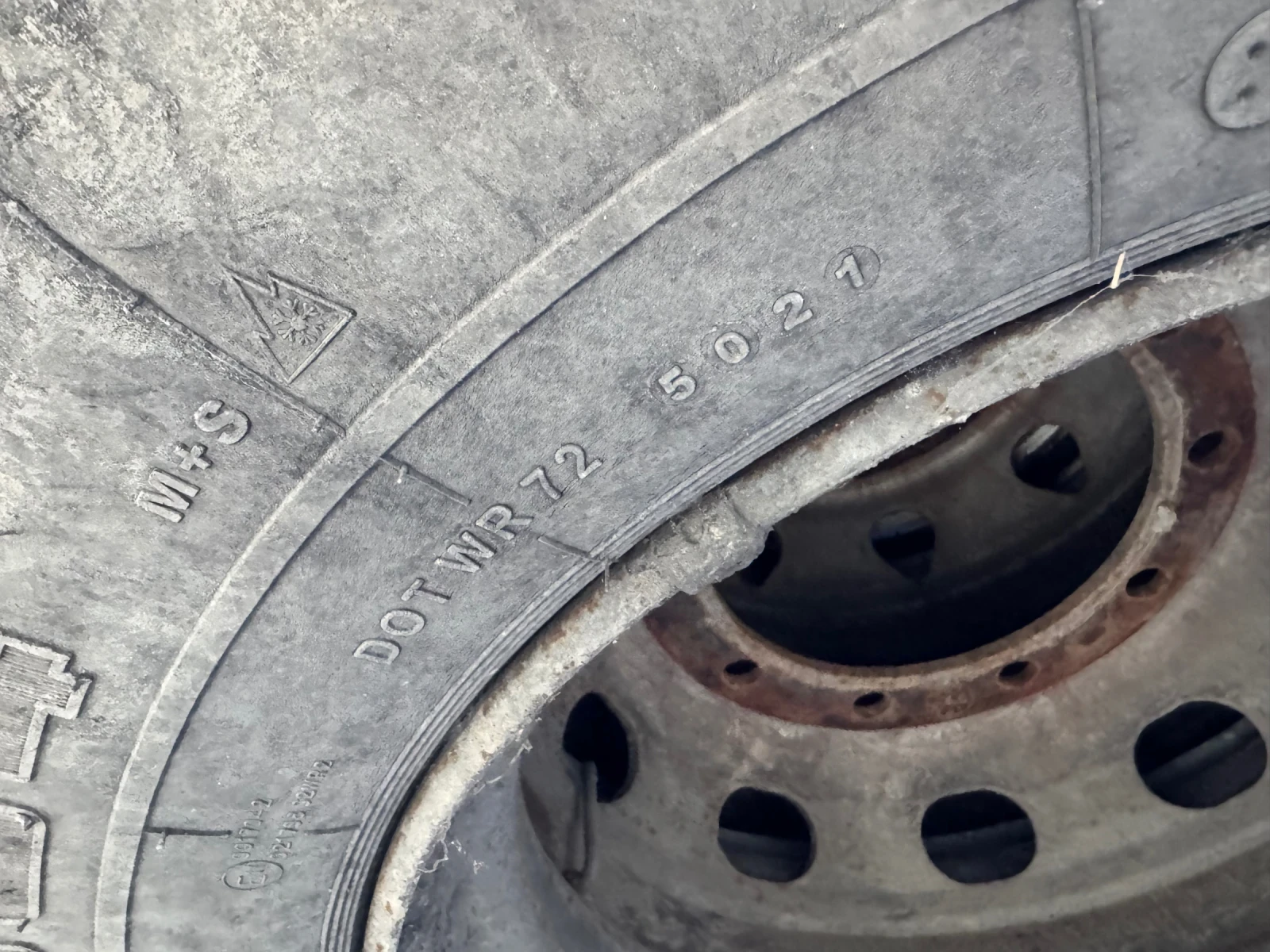 Mercedes-Benz 2638 гуми 2броя 315/80R22.5 - изображение 6