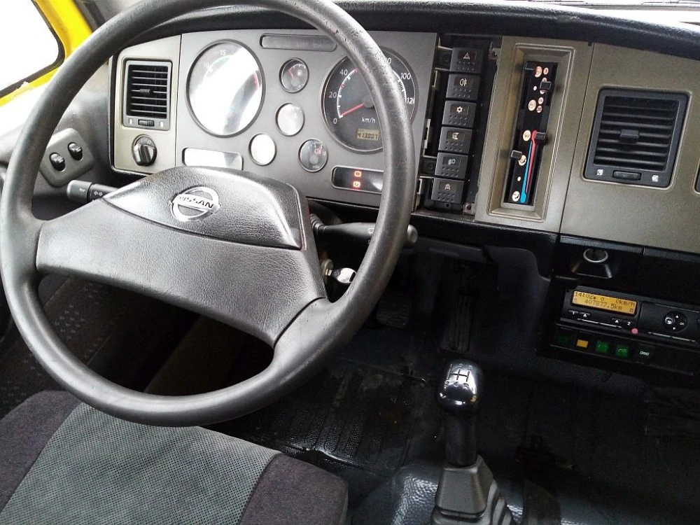 Nissan Atleon Пътна помощ, снимка 3 - Камиони - 56251245
