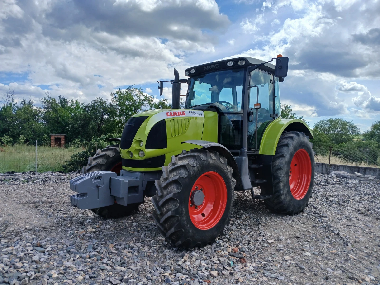 Трактор Claas Arez 657atz