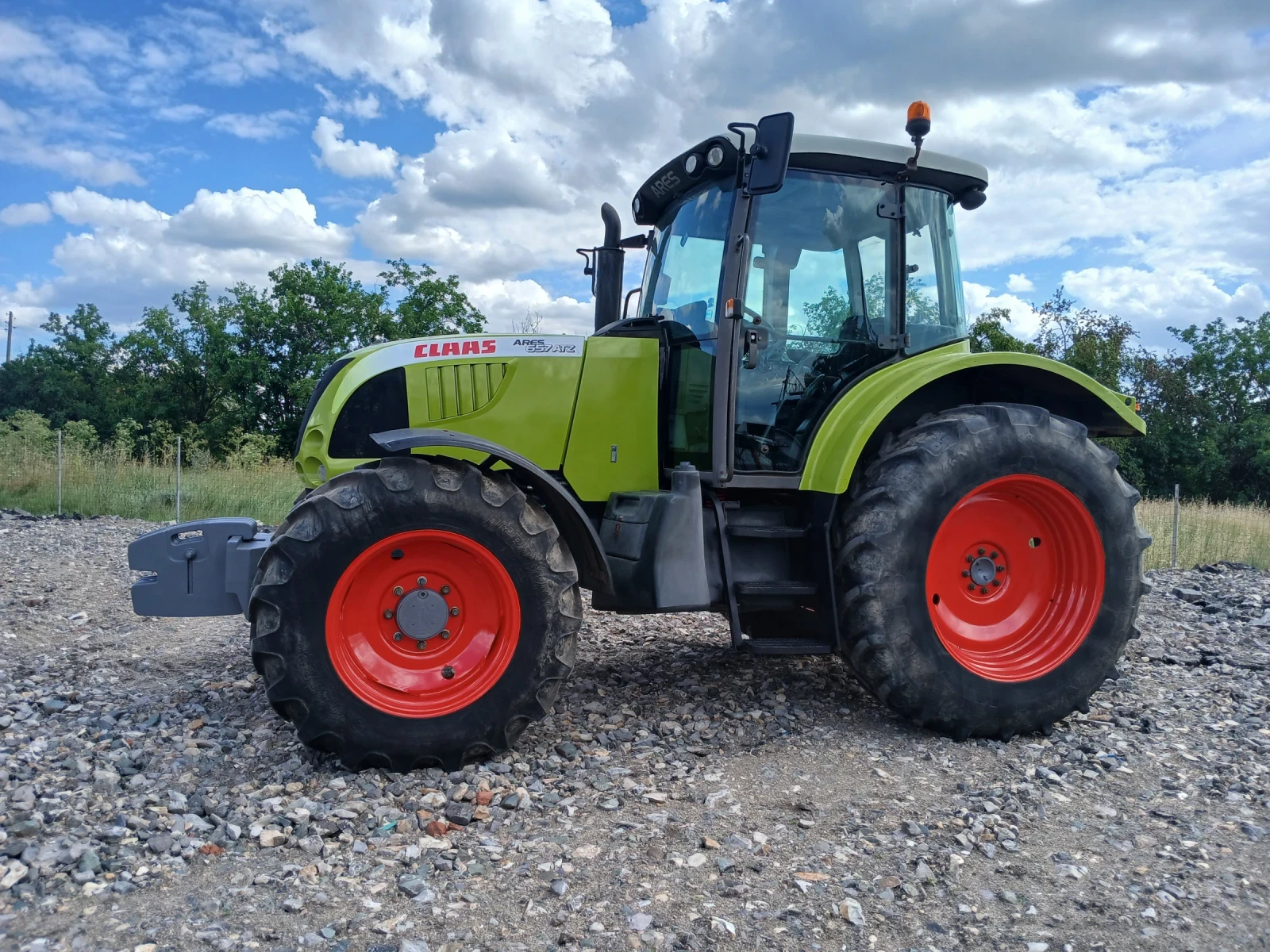 Трактор Claas Arez 657atz, снимка 2 - Селскостопанска техника - 54894352