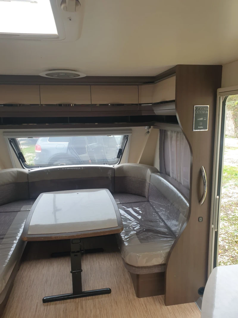 Каравана Hobby Prestige 650, снимка 11 - Каравани и кемпери - 52403059
