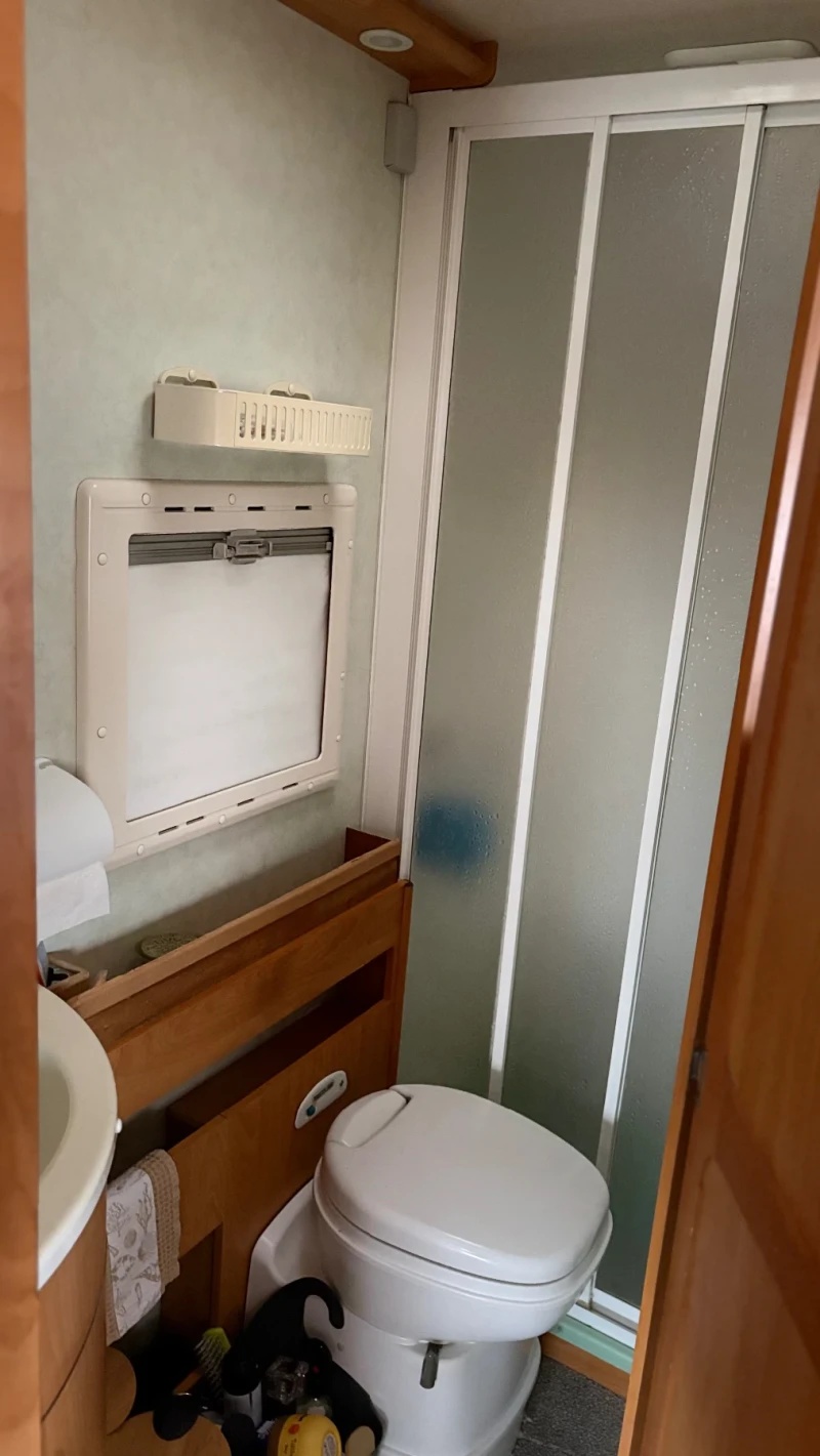 Кемпер Euramobil Fiat Ducato 2.5TDI, снимка 9 - Каравани и кемпери - 52892119