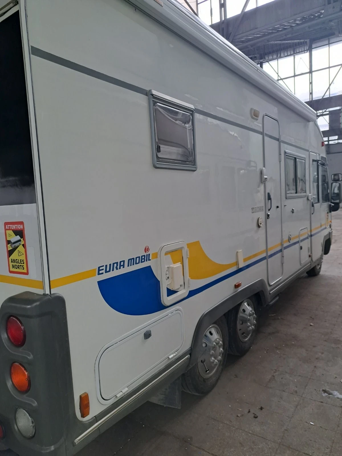 Кемпер Euramobil Fiat Ducato 2.5TDI, снимка 3 - Каравани и кемпери - 53953551