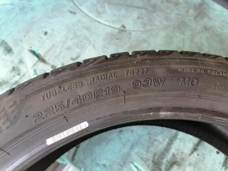 Гуми Летни 225/40R19, снимка 5 - Гуми и джанти - 29597929