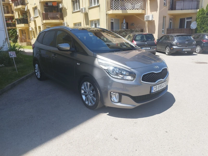 Kia Carens, снимка 2 - Автомобили и джипове - 47544611