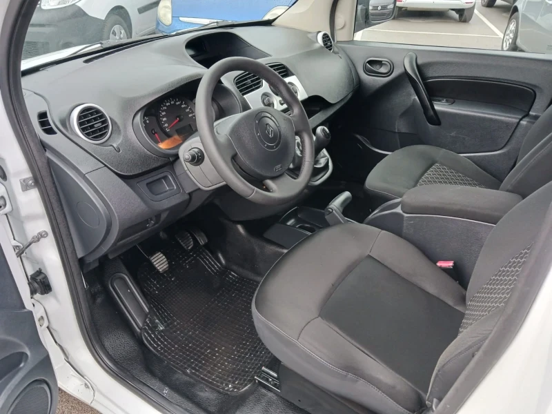 Renault Kangoo 1.5 dci, снимка 10 - Автомобили и джипове - 48264172