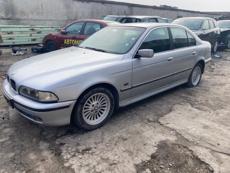 BMW 520 2.0i, снимка 3 - Автомобили и джипове - 48516031