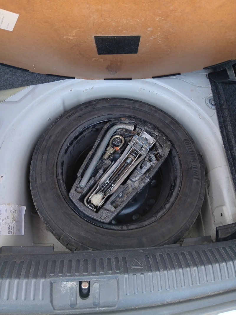 VW Polo 6-1.4i-80к.с.-ИТАЛИЯ-РЕАЛНИ 129х.км.-ОБСЛУЖЕН-ТОП!, снимка 11 - Автомобили и джипове - 50319236